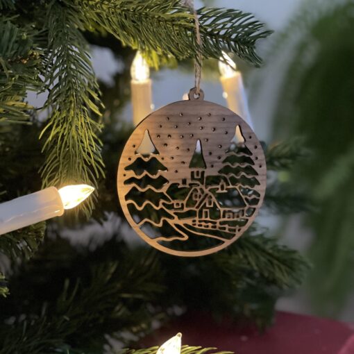 Juletræspynt af træ - Kirke