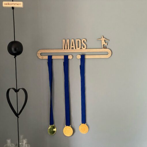 Medalje holder til fodboldspilleren